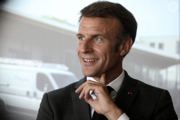 Le président français Emmanuel Macron se rend dans les Pyrénées-Atlantiques, à Orthez, aux côtés des élèves et personnels du collège Daniel Argote, à l'occasion de la rentrée scolaire, France, le 5 septembre 2023. © Stéphane Lemouton/Bestimage