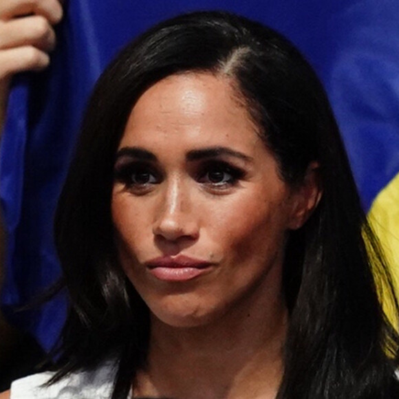 Meghan Markle a-t-elle un comportement de diva ?
Le prince Harry, duc de Sussex et Meghan Markle, duchesse de Sussex, assistent à la compétition de volley-ball lors des Invictus Games à Düsseldorf