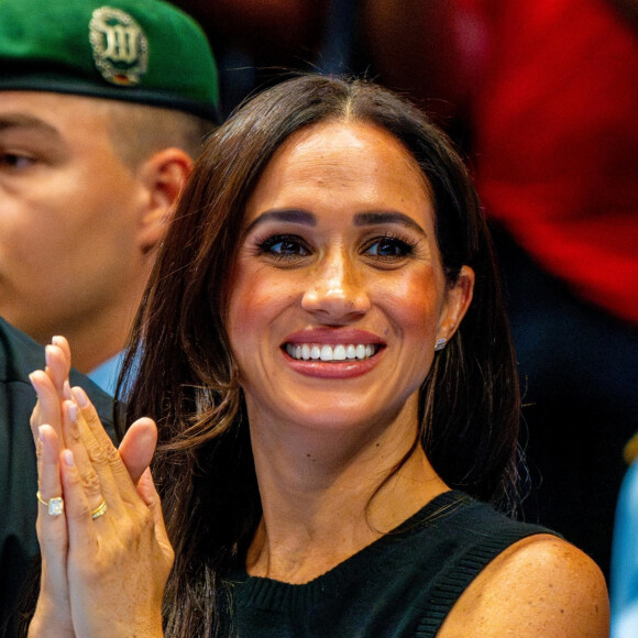 Le prince Harry, duc de Sussex et Meghan Markle, duchesse de Sussex, participent à une remise de médailles lors des Invictus Games 2023 (Day 4) à Dusseldorf, le 13 septembre 2023. 