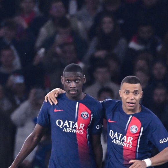 Joie de Kylian Mbappe ( 7 - PSG ) apres le but de Randal Kolo Muani ( 23 - PSG ) - - Match de ligue des champions entre le PSG et l'AC Milan (3-0) au Parc des Princes à Paris le 25 octobre 2023.