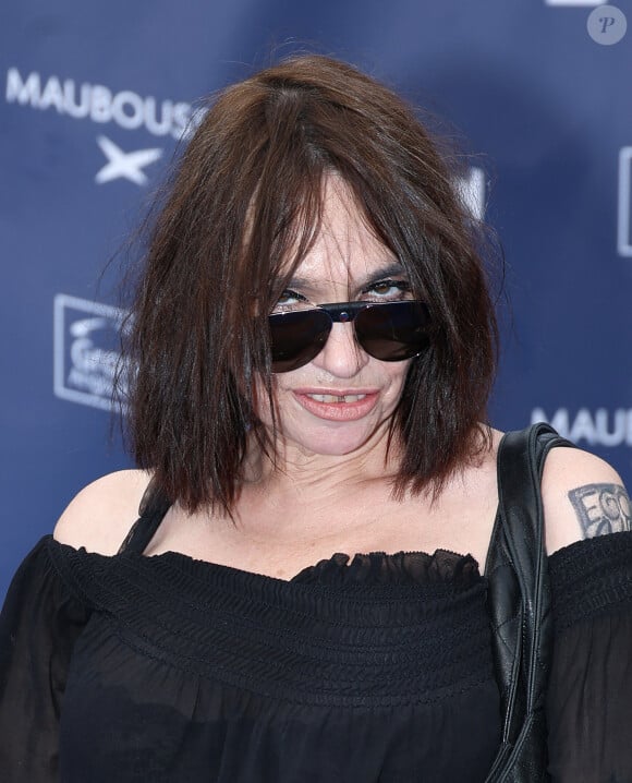 Béatrice Dalle (Le bonheur est pour demain) sur le tapis bleu de la 16ème édition du festival du film francophone de Angoulême le 23 août 2023. © Coadic Guirec / Bestimage 