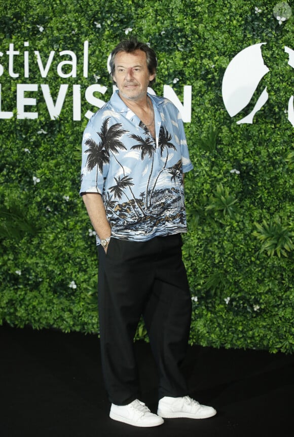 Jean-Luc Reichmann au photocall de la série "Leo Mattei, Brigade des mineurs" lors du 62ème Festival de Télévision de Monte-Carlo, à Monaco, le 19 juin 2023. © Denis Guignebourg/BestImage