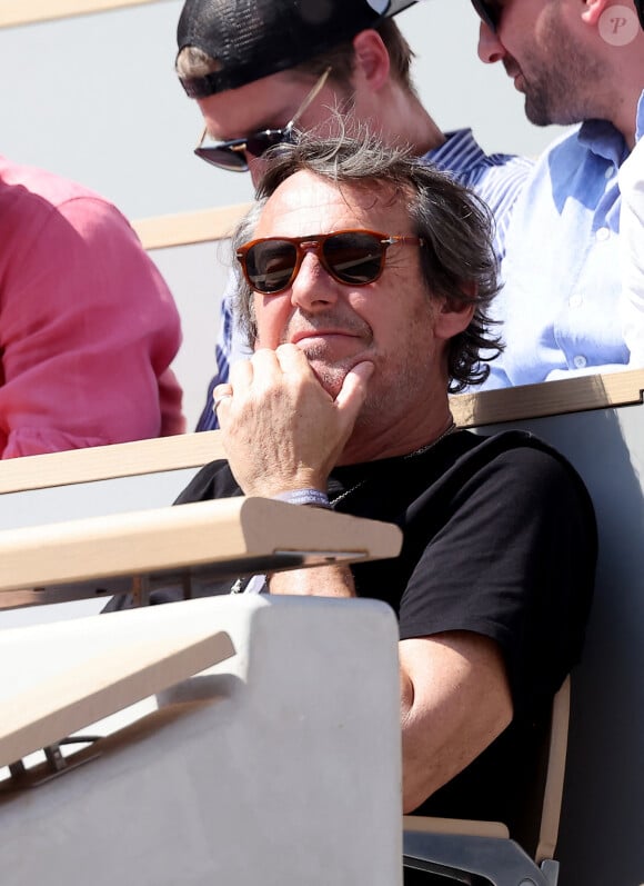 Jean-Luc Reichmann - Célébrités dans les tribunes des Internationaux de France de tennis de Roland Garros 2023 le 6 juin 2023. © Jacovides-Moreau/Bestimage 