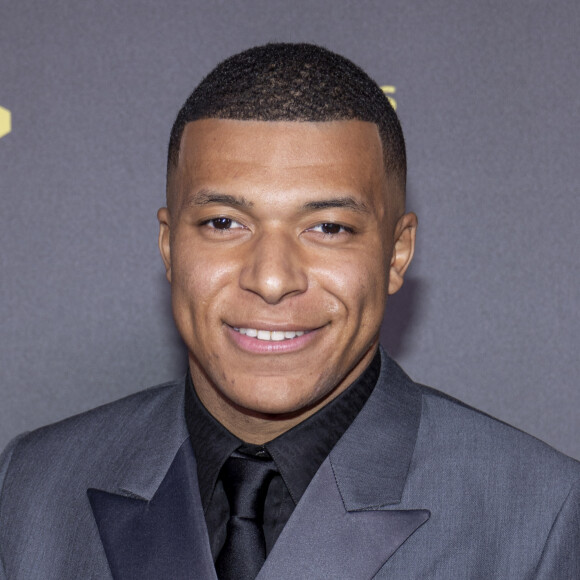 Kylian Mbappé - Photocall de la 67ème cérémonie du Ballon d'Or au Théâtre du Chatelet à Paris le 30 octobre 2023. © Cyril Moreau/Bestimage