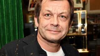 "On est train de me piquer..." : Laurent Mariotte victime d'un vol en plein direct ! Scène surréaliste