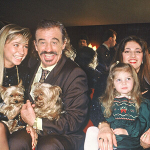 Archive - Jean-Paul Belmondo avec son frère Alain, Natty et sa fille Patricia et sa mère Madeleine lors de la dernière de Cyrano