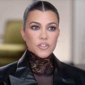Kourtney Kardashian immortalisée dans un épisode de "The Kardashians" diffusé sur Hulu. (Backgrid UK/ Bestimage)