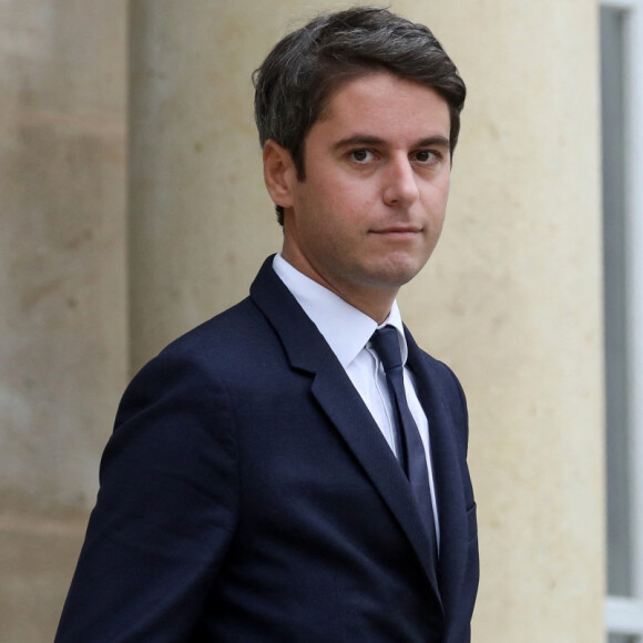 Comme le reste du gouvernement français, Gabriel Attal, le ministre de l'Education nationale est en première ligne dans la lutte contre le harcèlement scolaire
Le ministre de l'Education Gabriel Attal à la sortie du Conseil des ministres, au palais de l'Elysée, Paris © Stéphane Lemouton / Bestimage