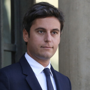 Lorsqu'il était collégien, l'homme de confiance d'Emmanuel Macron a malheureusement été victime de ce fléau
Le ministre de l'éducation, Gabriel Attal à la sortie du conseil des ministres, au palais de l'Elysée, Paris, le 11 octobre 2023 © Stéphane Lemouton / Bestimage