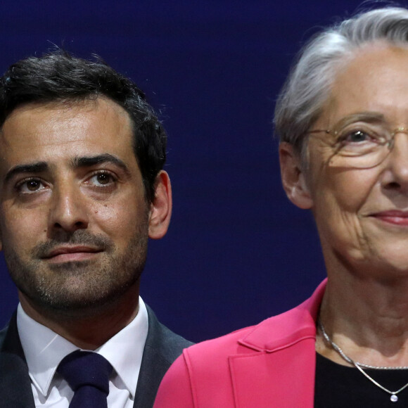 Le député européen français et président de "Renew Europe", Stéphane Sejourné et la Première ministre, Élisabeth Borne - Conseil national de Renaissance, à Paris, le 15 avril 2023. © Stéphane Lemouton/Bestimage