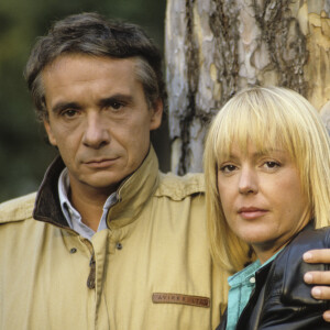Archives - En France, à Paris, Michel Sardou avec sa femme de l'époque Babette en septembre 1989.