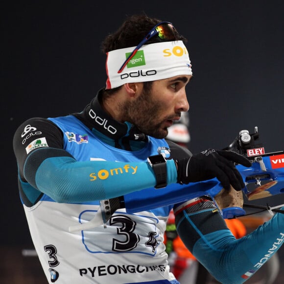 Biathlon : La France remporte le relais messieurs lors de la coupe du monde en Corée avec Simon Desthieux, Martin Fourcade, Simon Fourcade, et Jean Guillaume Beatrix à Pyeongchang le 5 mars 2017.