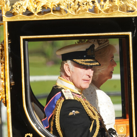 Un grand événement pour Charles, s'inscrivant comme le digne héritier de sa mère Elizabeth II
Premier "discours du trône" du roi Charles III en présence de la reine Camilla devant la chambre des Lords au palais de Westminster à Londres, le 7 novembre 2023