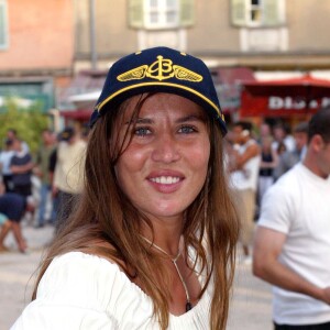 Mathilde Seigner - Concours de pétanque à Saint-Tropez.