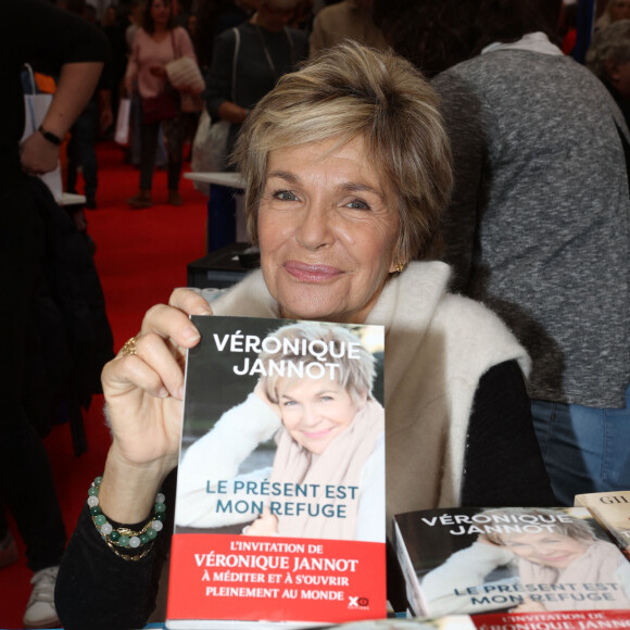 Véronique Jannot - 41e Foire du Livre de Brive dans La Halle Brassens, à Brive-la-Gaillarde, le 11 novembre 2023. © Jean-Marc-Lhomer/Bestimage