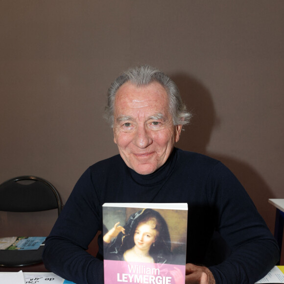 Son compagnon William Leymergie a passé une tête à son stand pour lui apporter du soutien... et une lectrice s'est permis une drôle de question.
William Leymergie - 41e Foire du Livre de Brive dans La Halle Brassens, à Brive-la-Gaillarde, le 11 novembre 2023. © Jean-Marc-Lhomer/Bestimage