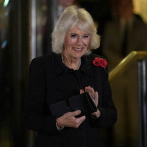 La reine Camilla (Camilla Parker Bowles, reine consort d'Angleterre) dévoile une statue du prince Philip alors qu'elle arrive au Royal British Legion Festival of Remembrance au Royal Albert Hall à Londres : samedi 11 novembre 2023.