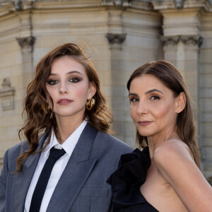Tout comme Clotilde Courau qui a assisté au spectacle avec sa fille aînée Vittoria
Clotilde Courau et sa fille Vittoria de Savoie - Photocall du défilé de mode automne-hiver 2024 Haute-Couture "Valentino" au château de Chantilly, lors de la fashion week de Paris. Le 5 juillet 2023 © Olivier Borde / Bestimage