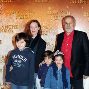 Francis Perrin, Gersende et leurs enfants - Première du film "Blanche Neige" à Gaumont Opéra à Paris, le 1 avril 2012.