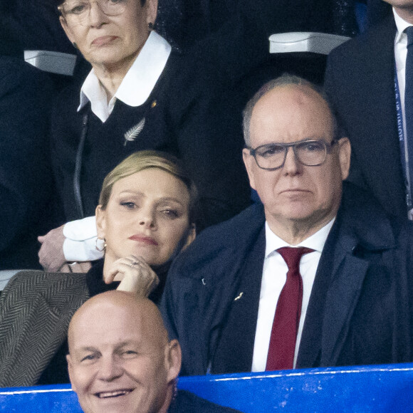 Le prince Albert II de Monaco et La princesse Charlene de Monaco - La princesse Charlene de Monaco laisse éclater sa joie lors de la victoire de l'Afrique du Sud à la finale de la coupe du monde de rugby au stade de France le 28 octobre 2023. © Cyril Moreau / Bestimage