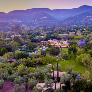 Le prince Harry, duc de Sussex et sa femme Meghan Markle, duchesse de Sussex ont acheté une propriété pour 14,65 millions de dollars à Montecito en Californie. Le 17 août 2020 