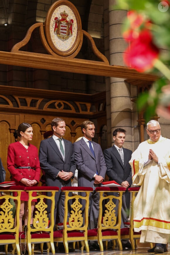 Charlotte Casiraghi, Pierre Casiraghi, Andrea Casiraghi, Louis Ducruet - La famille princière monégasque assiste à la messe d'action de grâce avec Te Deum lors de la la fête nationale de Monaco, en la cathédrale Notre-Dame Immaculée, le 19 novembre 2023. © Jean-Charles Vinaj / Poll Monaco / Bestimage 