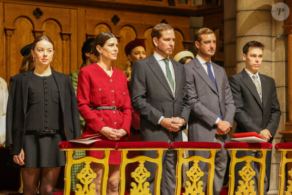 La princesse Alexandra de Hanovre, Charlotte Casiraghi, Pierre Casiraghi, Andrea Casiraghi, Louis Ducruet - La famille princière monégasque assiste à la messe d'action de grâce avec Te Deum lors de la la fête nationale de Monaco, en la cathédrale Notre-Dame Immaculée, le 19 novembre 2023. © Jean-Charles Vinaj / Poll Monaco / Bestimage 