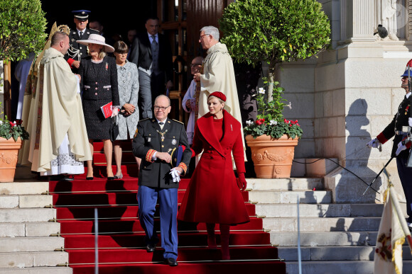 Le prince Albert II de Monaco et la princesse Charlene de Monaco se sont rendus dans la cathédrale Notre-Dame Immaculée
Le prince Albert II et la princesse Charlene de Monaco, la princesse Caroline de Hanovre et la princesse de Stéphanie de Monaco - La famille princière de Monaco à la sortie de la cathédrale Notre-Dame Immaculée pour la messe solennelle d'action de grâce et un Te Deum, à l'occasion de la Fête Nationale de Monaco. © Dominique Jacovides-Bruno Bebert / Bestimage 