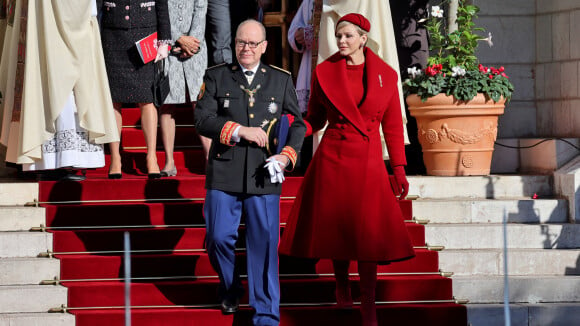 Charlene de Monaco en cuissardes, Charlotte Casiraghi en robe courte : toutes les deux en rouge pour la fête nationale
