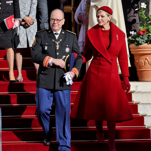 Le prince Albert II de Monaco et la princesse Charlene de Monaco se sont rendus dans la cathédrale Notre-Dame Immaculée
Le prince Albert II et la princesse Charlene de Monaco, la princesse Caroline de Hanovre et la princesse de Stéphanie de Monaco - La famille princière de Monaco à la sortie de la cathédrale Notre-Dame Immaculée pour la messe solennelle d'action de grâce et un Te Deum, à l'occasion de la Fête Nationale de Monaco. © Dominique Jacovides-Bruno Bebert / Bestimage 