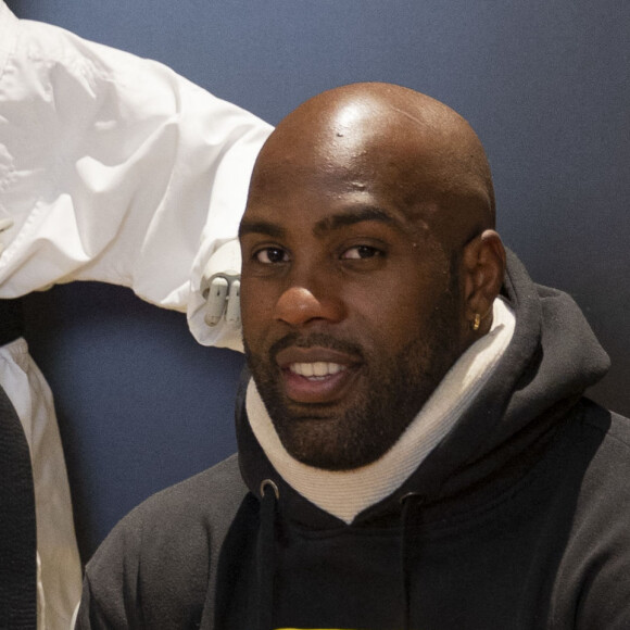 Le Bon Marché Rive Gauche organise une vente caritative parrainée par Teddy Riner au profit de l'institut Imagine à Paris le 9 décembre 2021.