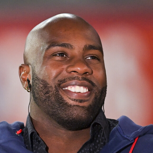 Teddy Riner donne le coup d'envoi du match et le PSG célèbre les médailles olympiques et paralympiques françaises remportées aux derniers Jeux Olympiques de Tokyo. Paris. Le 15 octobre 2021. © JB Autissier / Panoramic / Bestimage