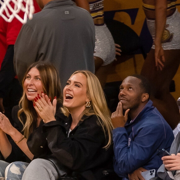 Adele et Rich Paul assistent au match de basket des Lakers à Los Angeles, le 20 mai 2023.