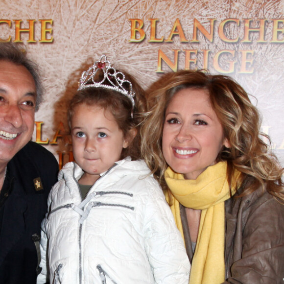 Lara Fabian, Gérard Pullicino et leur fille Lou au Gaumont Opéra à Paris en avril 2012