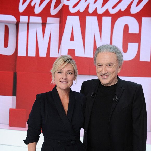 Exclusif - Anne-Elisabeth Lemoine et Michel Drucker - Enregistrement de l'émission "Vivement Dimanche", présentée par M.Drucker et diffusée le 19 novembre sur France 3, au Studio Gabriel à Paris © Guillaume Gaffiot / Bestimage