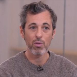 Michael Goldman a toujours le mot juste et n'hésite pas à faire quelques remarques aux élèves.
Michael Goldman sort de ses gonds après l'évaluation de Marie-Maud et Héléna dans la "Star Academy 2023".