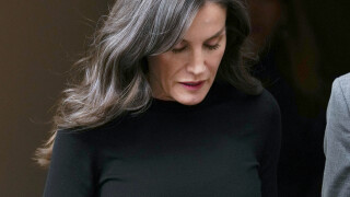 PHOTOS Letizia d'Espagne au naturel : cheveux blancs et maquillage très léger, elle apparaît sans artifices