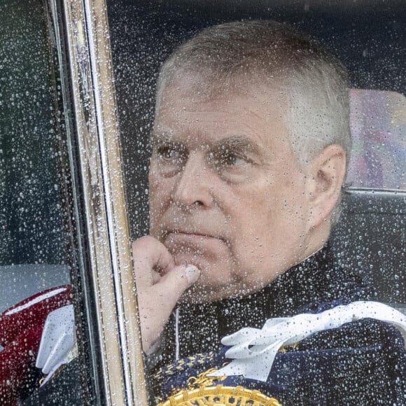 Il se serait joint au roi Charles III pour faire prêter serment au nouveau chef religieux du château de Windsor selon The Sun.
Rowan Griffiths - Sortie de la cérémonie de couronnement du roi d'Angleterre à l'abbaye de Westminster de Londres Le prince Andrew, duc d'York