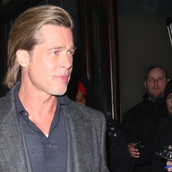 Brad Pitt quitte le dîner de gala de la soirée "New York Film Critics Circle 2020" à New York City, New York, Etats-Unis, le 7 janvier 2020. 