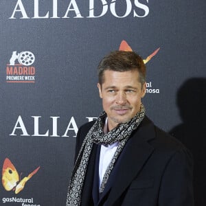 Brad Pitt lors de la première de "Alliés" (Allied) au cinéma Callao à Madrid, Espagne, le 22 novembre 2016. © Jack Abuin/Zuma Press/Bestimage 
