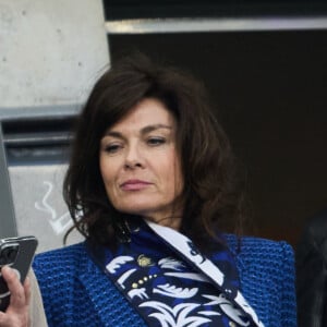 Pascal Praud et sa compagne Catherine dans les tribunes du match de football de la Coupe de France "Nantes vs Toulouse" au Stade de France à Paris. Le 29 avril 2023 © Cyril Moreau / Bestimage