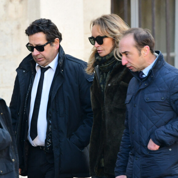 Un duo soudé.
Laurent Gerra et sa femme Christelle Bardet - Arrivées aux obsèques de Gérard Collomb en la cathédrale Saint-Jean à Lyon le 29 novembre 2023. © Romain Doucelin/Bestimage 
