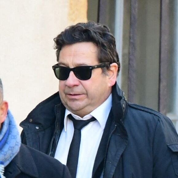 Laurent Gerra - Arrivées aux obsèques de Gérard Collomb en la cathédrale Saint-Jean à Lyon le 29 novembre 2023. © Romain Doucelin/Bestimage 