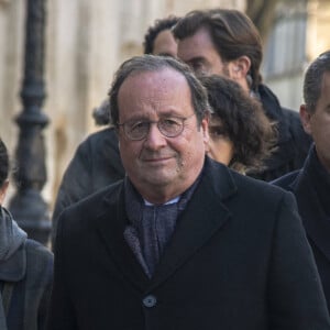 François Hollande, Gérald Darmanin - Obsèques de Gérard Collomb en la cathédrale Saint-Jean à Lyon. Le 29 novembre 2023 © Bony / Pool / Bestimage 