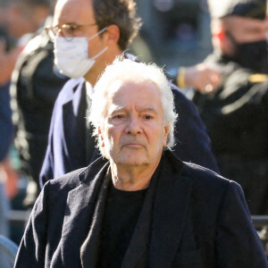 Pierre Arditi - Arrivées à la messe funéraire en hommage à Bernard Tapie en l'église Saint-Germain-des-Prés à Paris. Le 6 octobre 2021 © Jacovides-Moreau / Bestimage