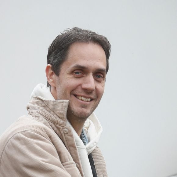 Semi-exclusif - Grand Corps Malade (Fabien Marsaud) - Arrivées à l'enregistrement de l'émission "Vivement Dimanche" présentée par M. Drucker et qui sera diffusée le 3 décembre 2023 sur France 3 au Studio Gabriel à Paris, France, le 15 novembre 2023. © Christophe Clovis/Bestimage  No Web pour la Belgique et ka Suisse 