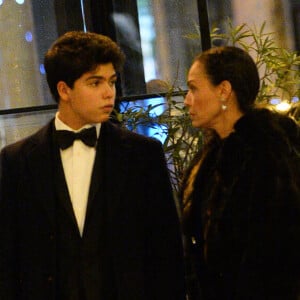 Inès Sastre a brièvement fréquenté Jean-Luc Delarue
Exclusif - Inès Sastre fête ses 50 ans entourée de son fils Diego et d'une centaine d'invités au très select Travellers Club sur les Champs-Élysées à Paris. 