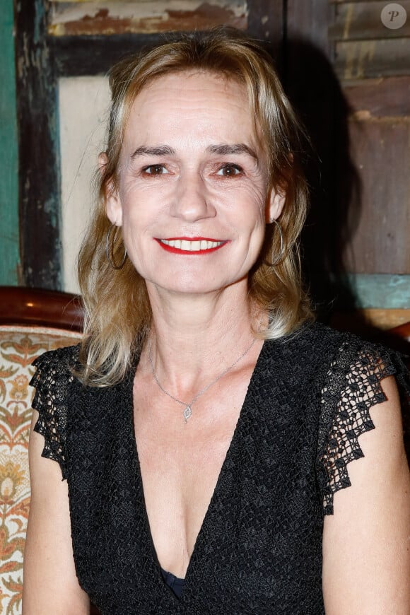 Sandrine Bonnaire (prix "vie d'artiste") lors de la première édition de "La nuit des artistes" à l'initiative de l'ADAMI au Pachamama à Paris le 27 mars 2023. © Christophe Clovis / Bestimage 