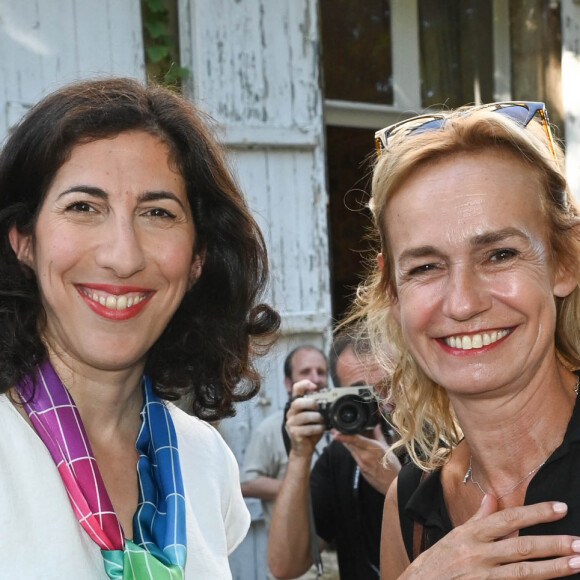 Rima Abdul Malak, ministre de la Culture, Sandrine Bonnaire au déjeuner du jury 15 ans lors du 15ème Festival du Film Francophone d'Angoulême le 24 août 2022. © Coadic Guirec / Bestimage 