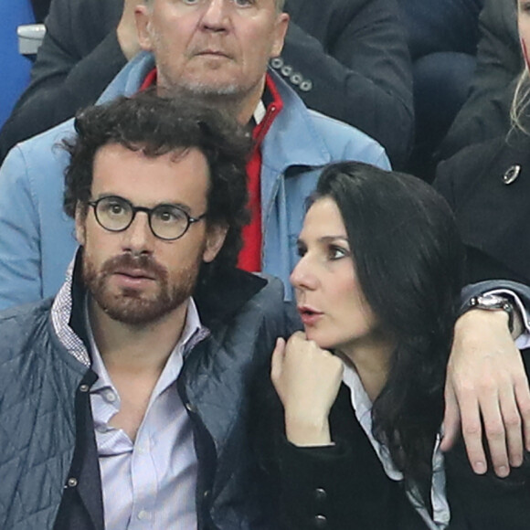Mathias Vicherat, ex-compagnon de Marie Drucker et père de son fils Jean, 8 ans, a été placé en garde à vue ce dimanche.
Marie Drucker et Mathias Vicherat lors du match du quart de finale de l'UEFA Euro 2016 France-Islande au Stade de France à Saint-Denis © Cyril Moreau/Bestimage